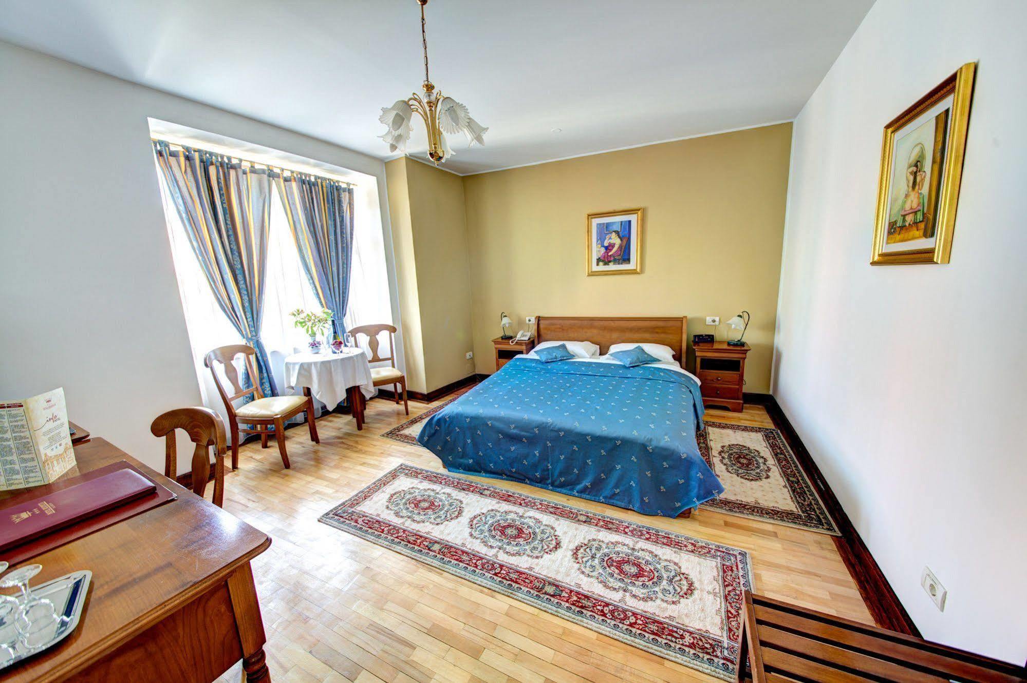 Reginetta Ii Hotel