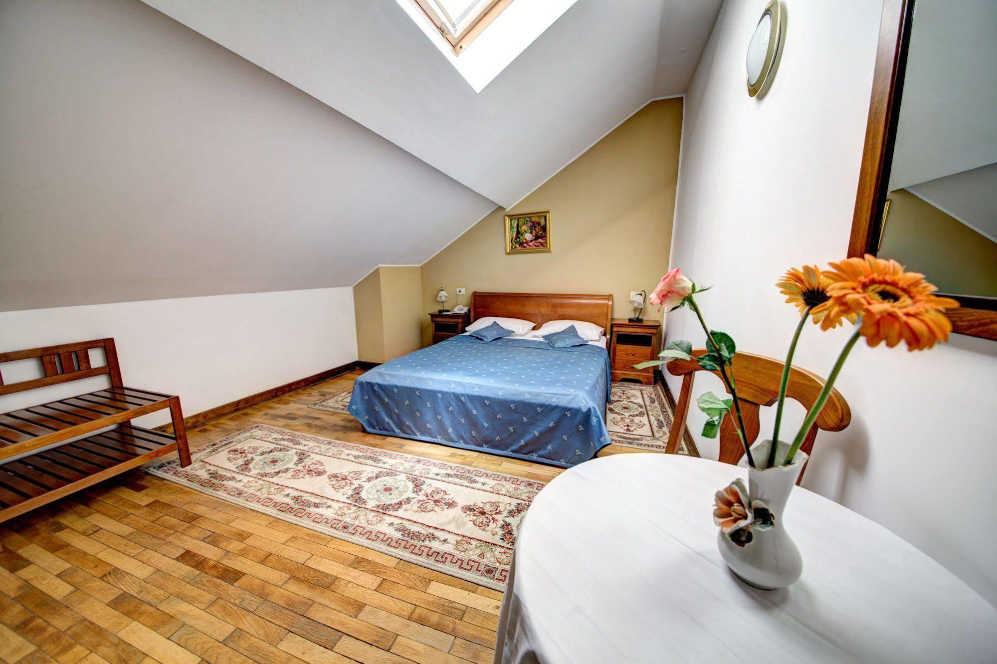 Hotel Reginetta Ii Bucureşti